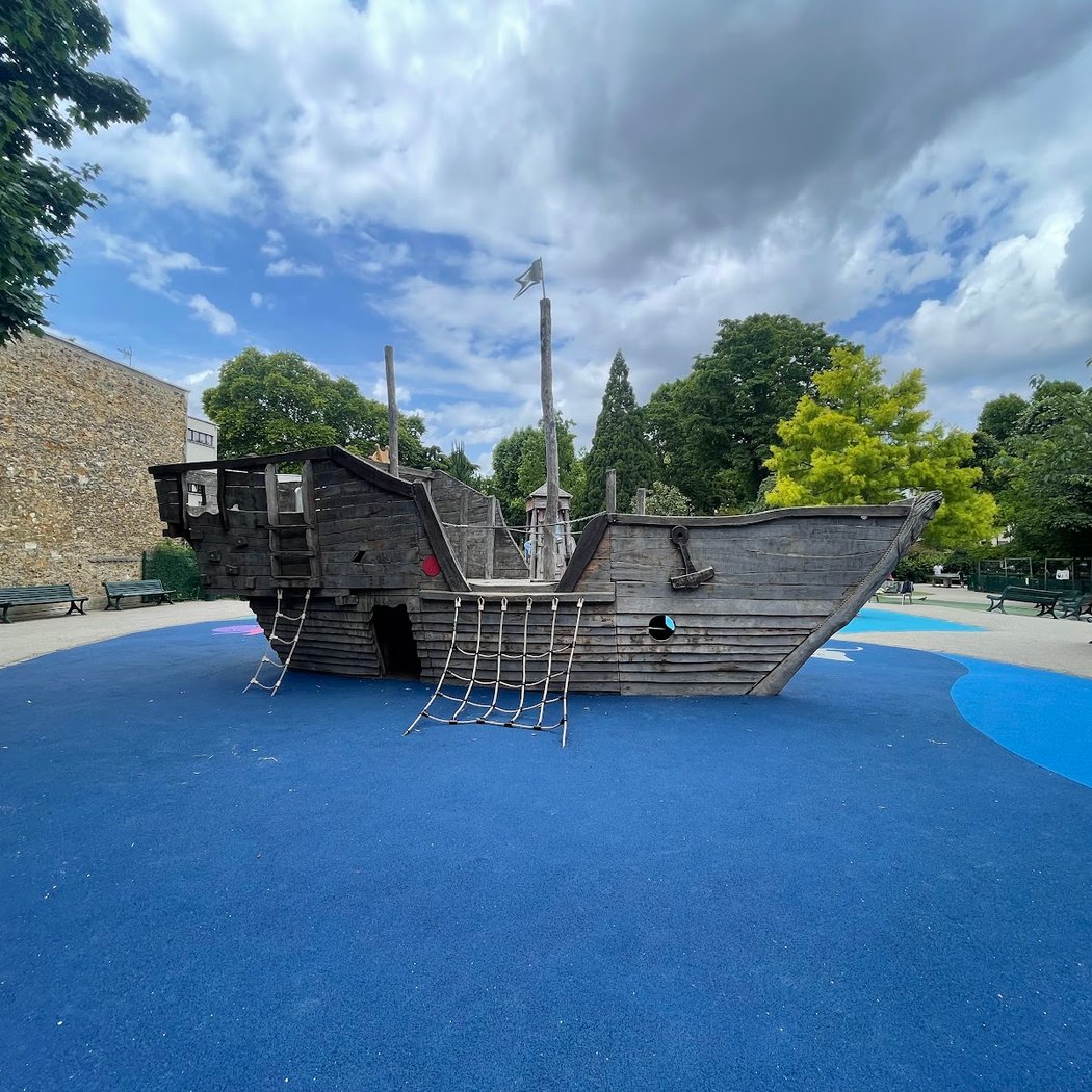Aire de jeux pour enfants 1